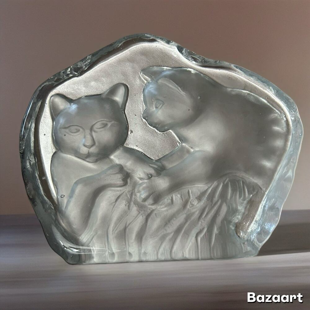 Vintage Art Glass Two Cats Paperweight Unsigned Heavy Frosted